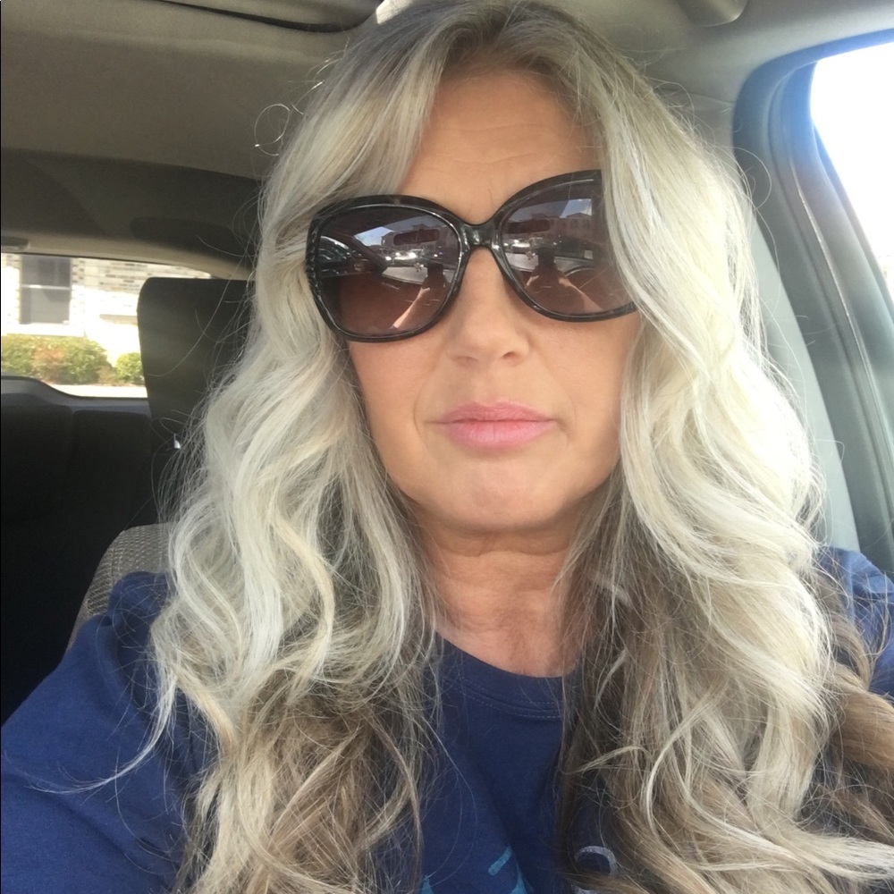 Meet your Posher, Alicia